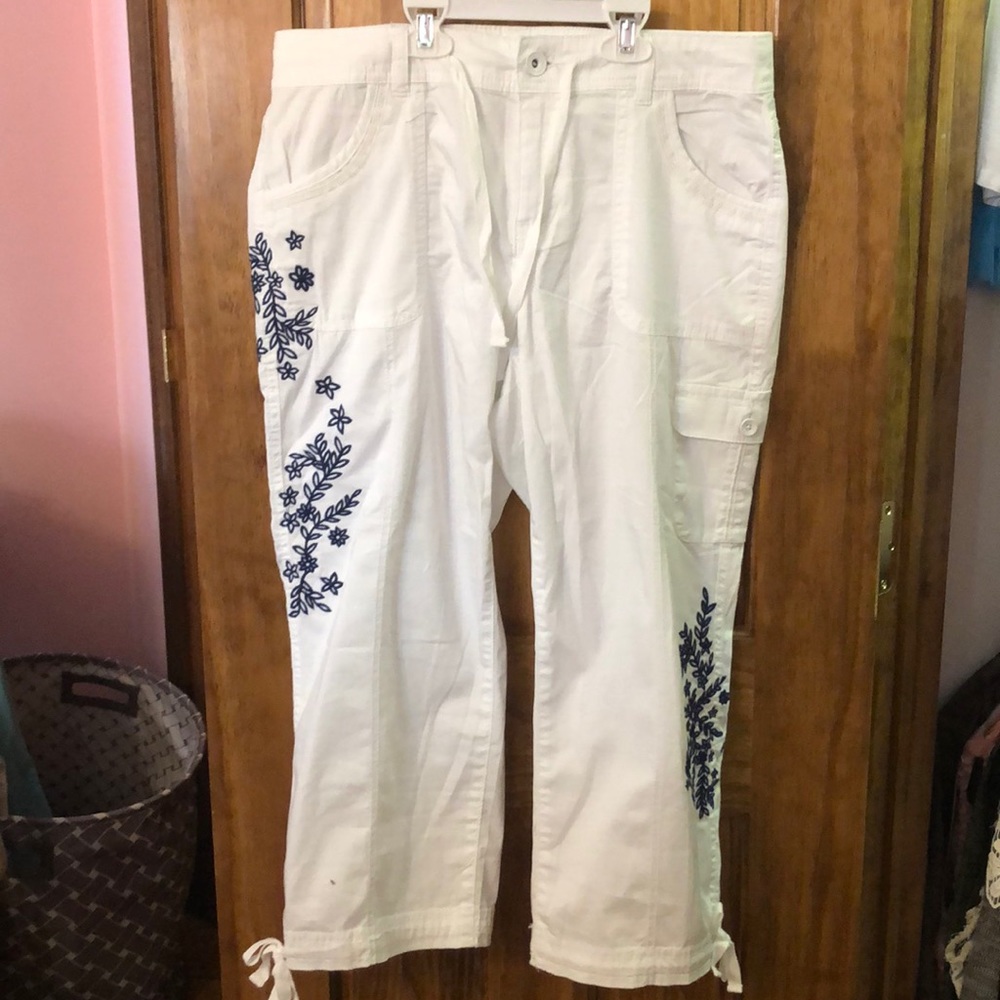 Style & Co capri pants